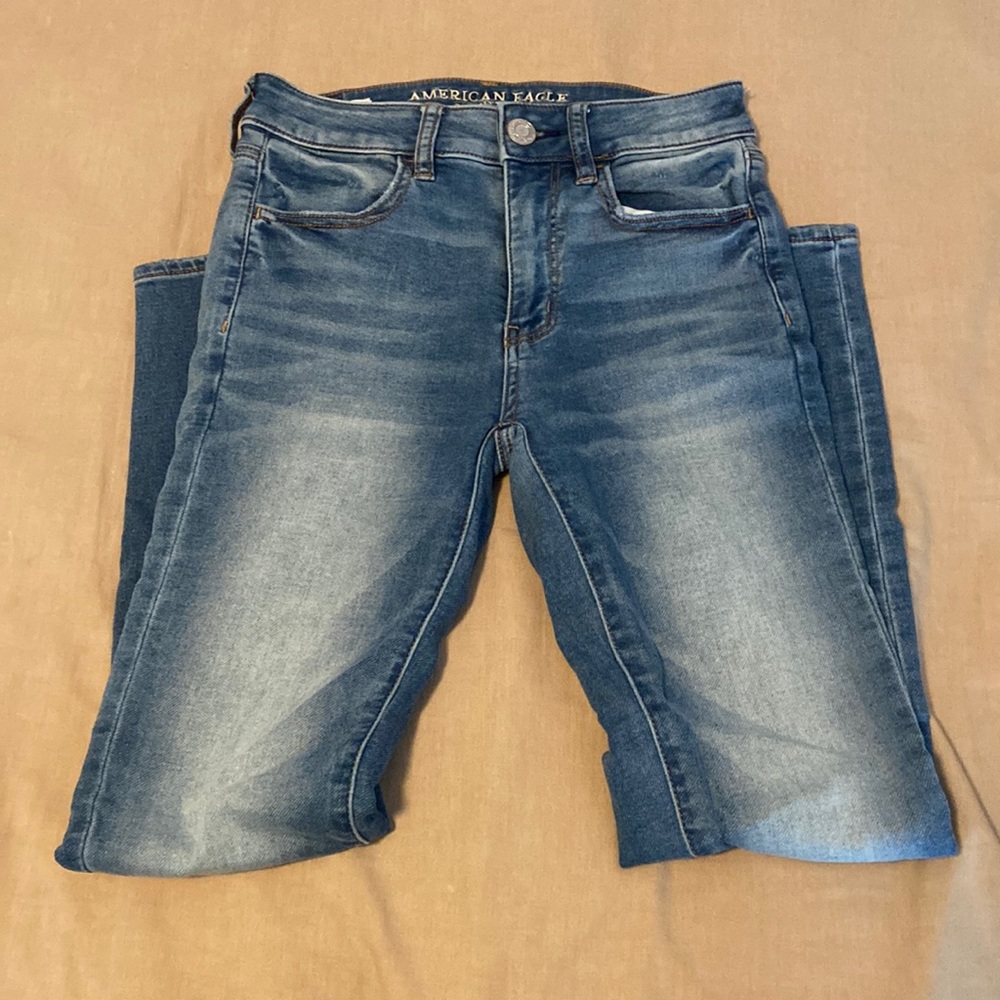 American eagle high rise jegging crop in size 2